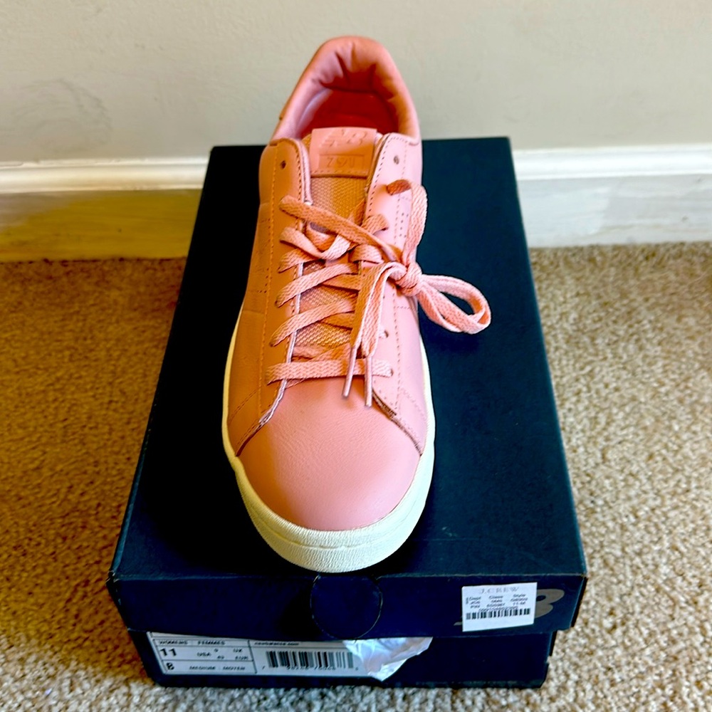 Brand new, stylish New Balance shoes!